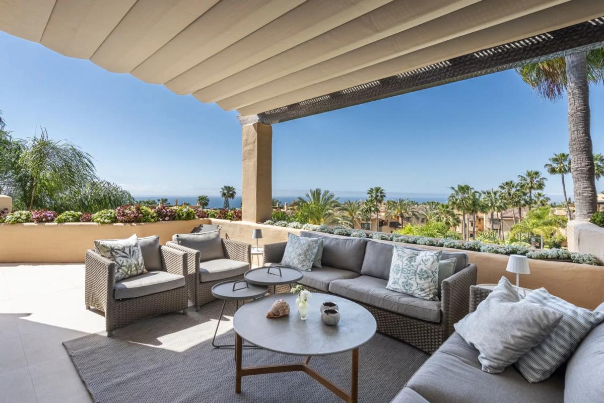 Penthouse sale in Barrio Sierra Blanca, Marbella photo 1
