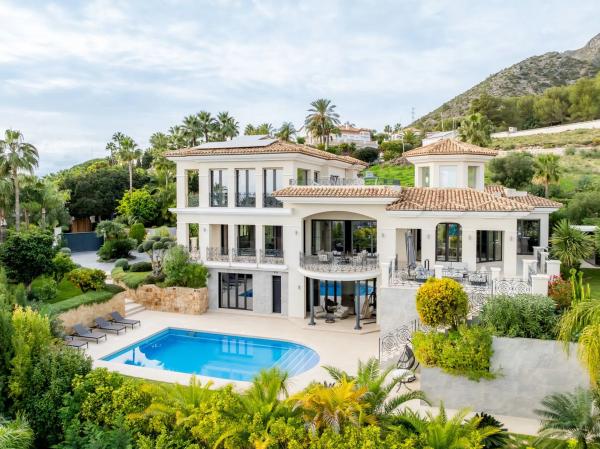 Chalet independiente en venta en Calle Liszt, Marbella
photo 1