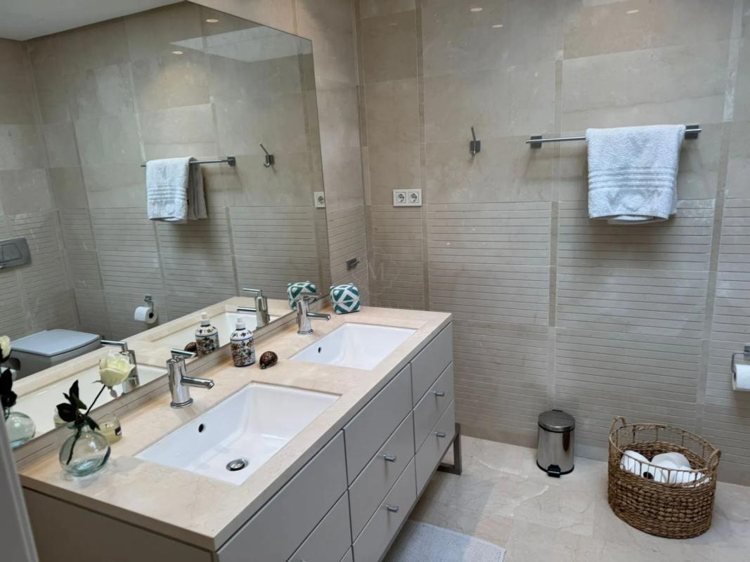 Sale of apartment in Barrio Sierra Blanca, Marbella
photo 4