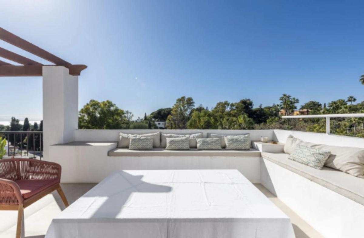 Duplex sale in Calle Sierra Bermeja, Marbella photo 3