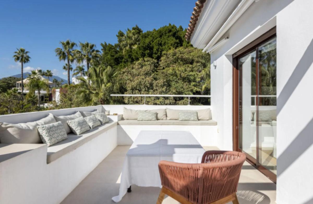 Duplex sale in Calle Sierra Bermeja, Marbella photo 4