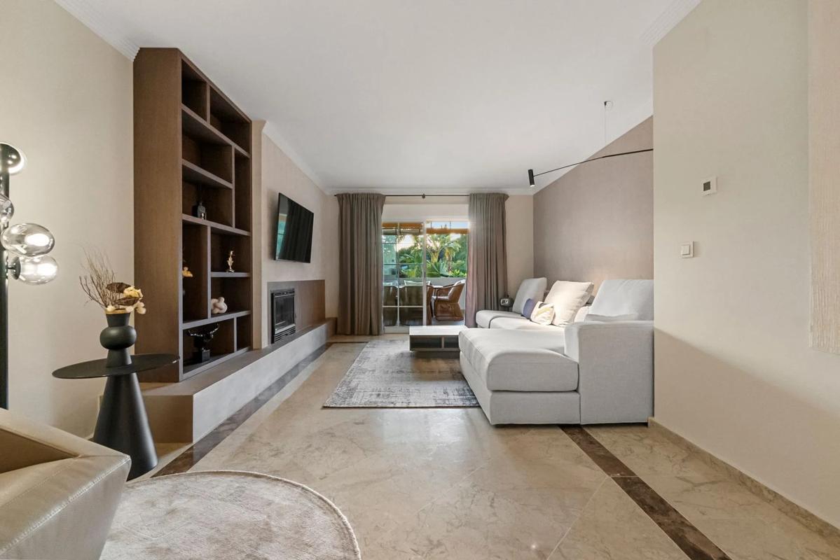 Sale of apartment in C. Cerquilla de Nagueles s/n, Marbella
 photo 2