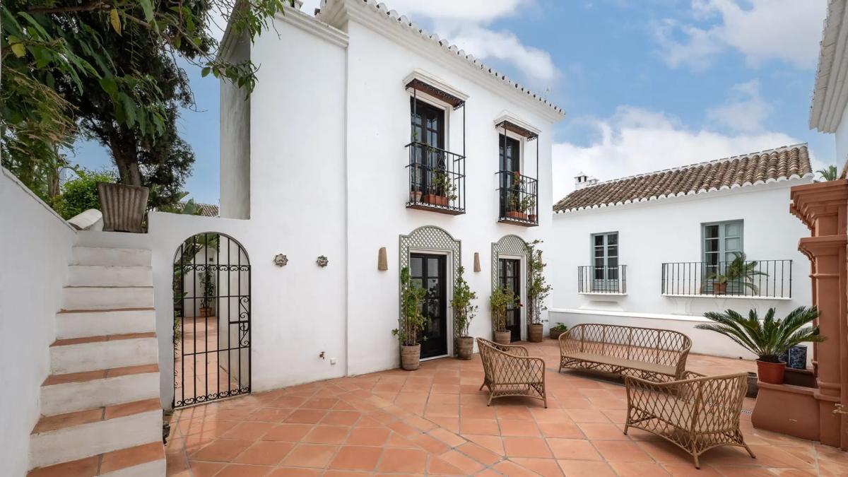 Sprzedaż szeregowego domku w Calle las Herrizas , Marbella photo 2