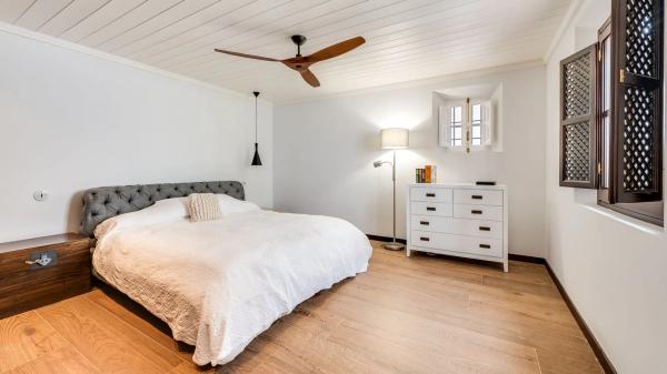 Chalet adosado en venta en Calle las Herrizas , Marbella thumbnail 2