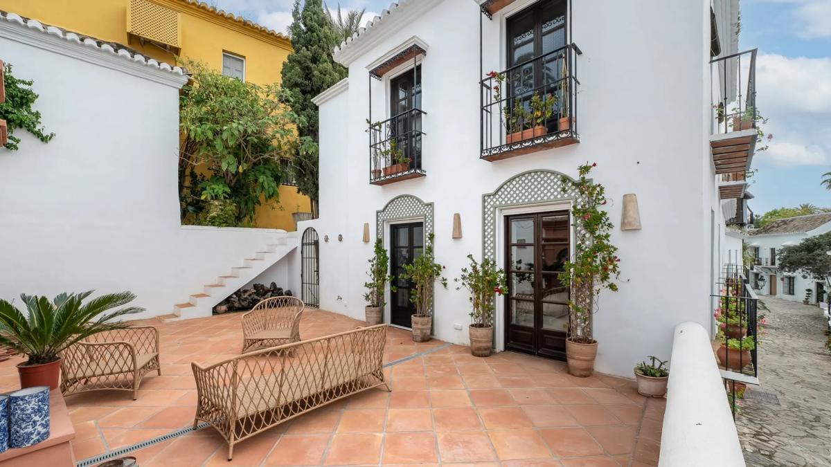Sprzedaż szeregowego domku w Calle las Herrizas , Marbella photo 4