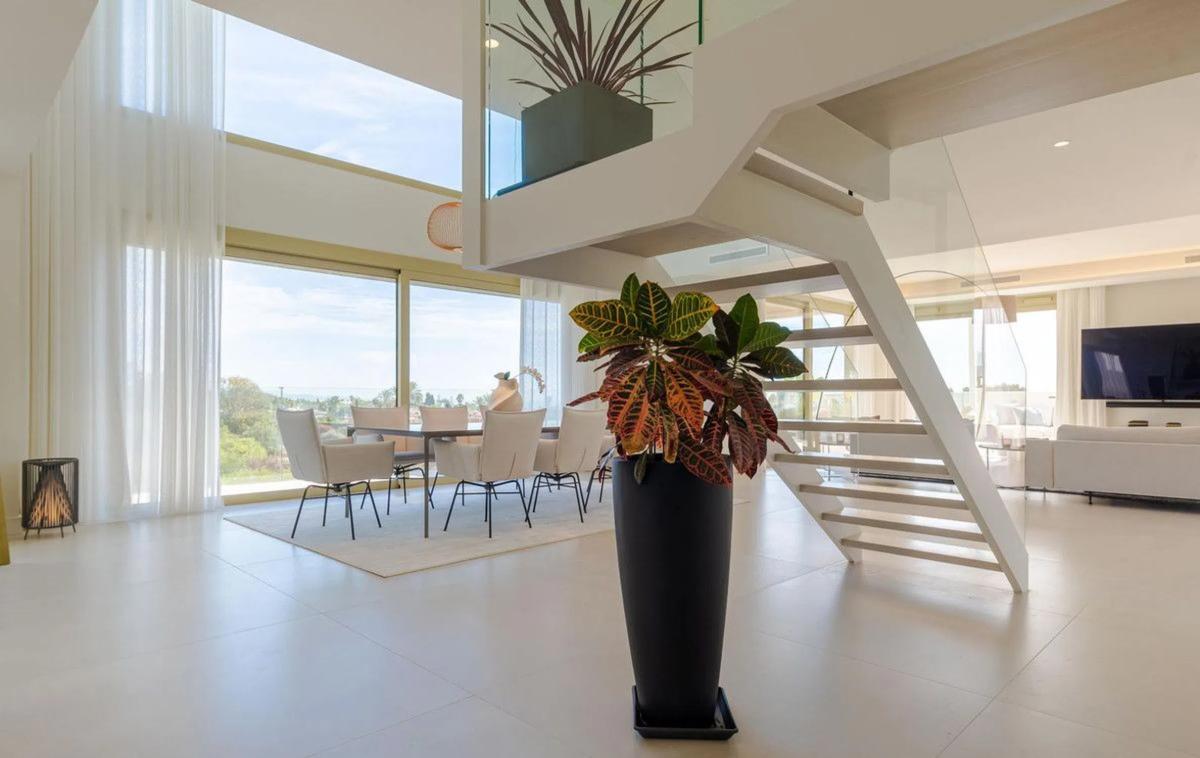 Продажа дуплекса на Urbanización Jardines del Río, Марбелла photo 2