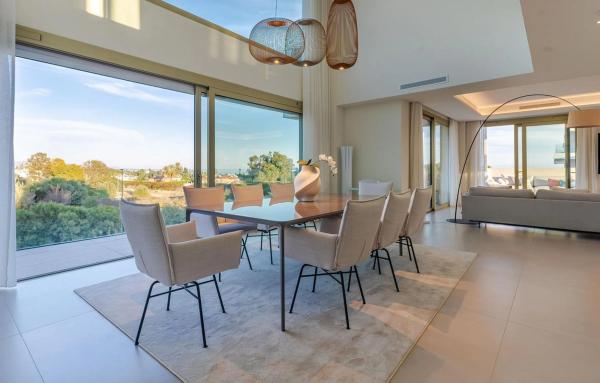 Duplex for sale on Urbanización Jardines del Río, Marbella thumbnail 2