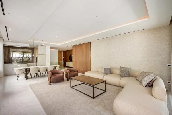 Duplex for sale on Urbanización Jardines del Río, Marbella photo 1