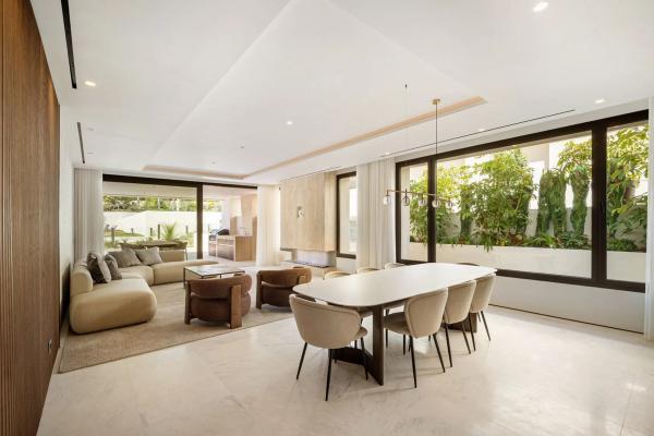 Duplex for sale on Urbanización Jardines del Río, Marbella thumbnail 1