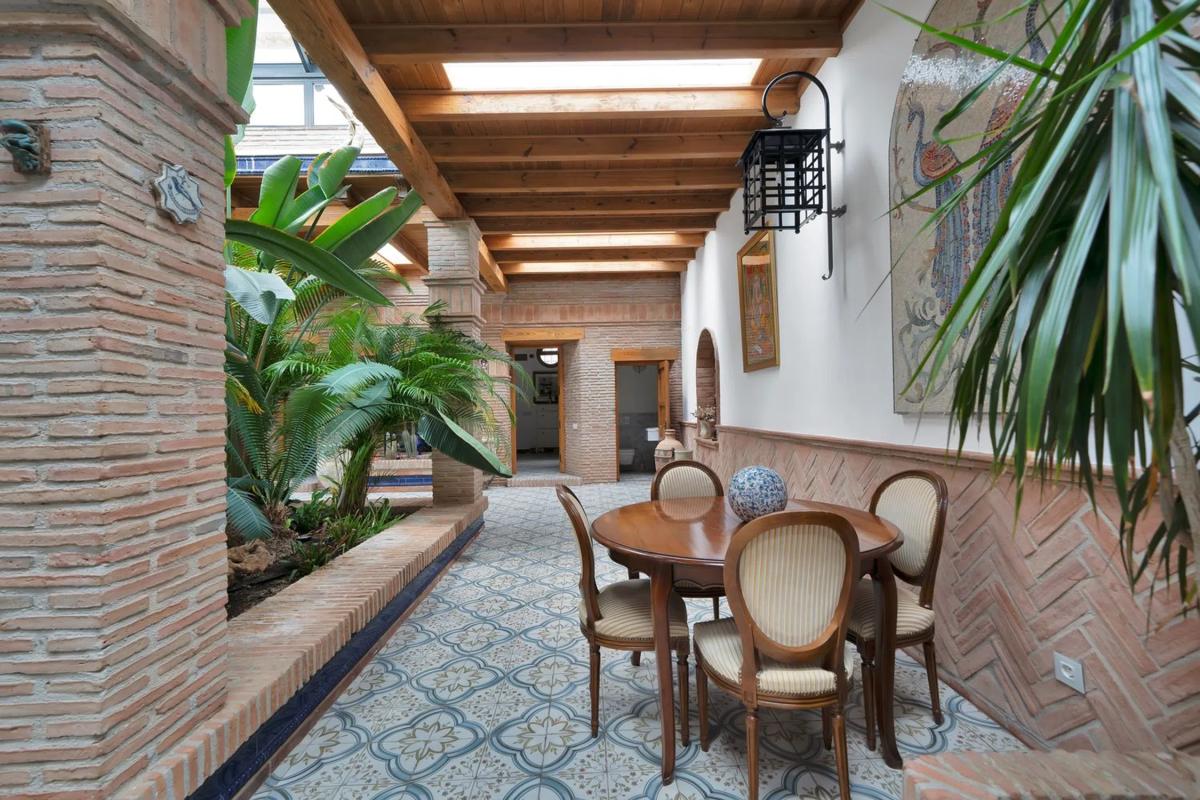 Sprzedaż niezależnego domku jednorodzinnego w Calle Pizarra, Marbella photo 1