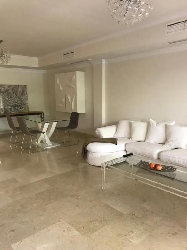 Sale of apartment in Camino de la Cruz, Marbella
photo 1