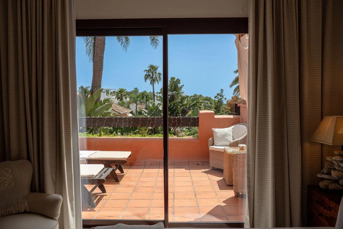 Venta de chalet adosado en  Calle Concha Lagos , Marbella photo 5