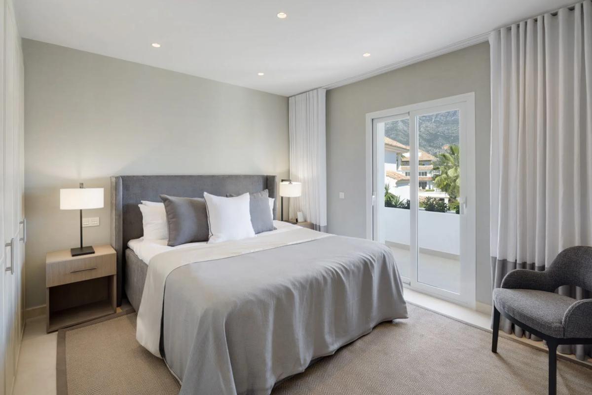Sale of apartment in Urbanización Monte Paraíso, Marbella
photo 2
