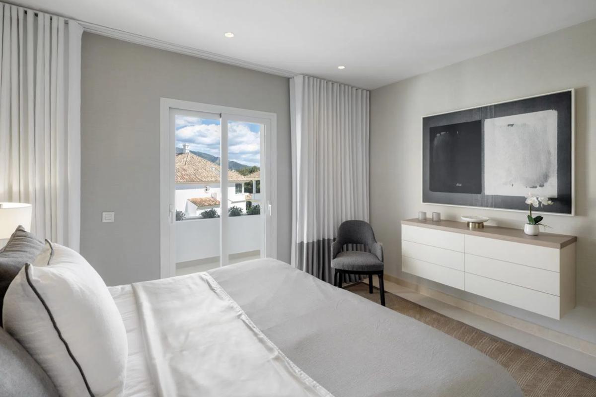 Sale of apartment in Urbanización Monte Paraíso, Marbella
photo 3