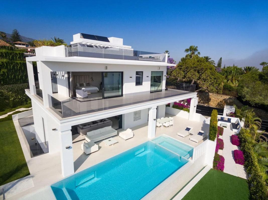 Sprzedaż niezależnego domku jednorodzinnego w  Barrio Nagüeles, Marbella photo 2