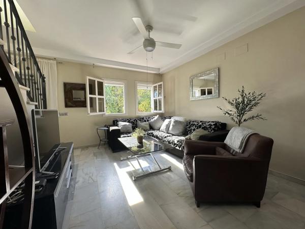 Duplex for sale on Barrio La Carolina-Guadalpín, Marbella photo 1