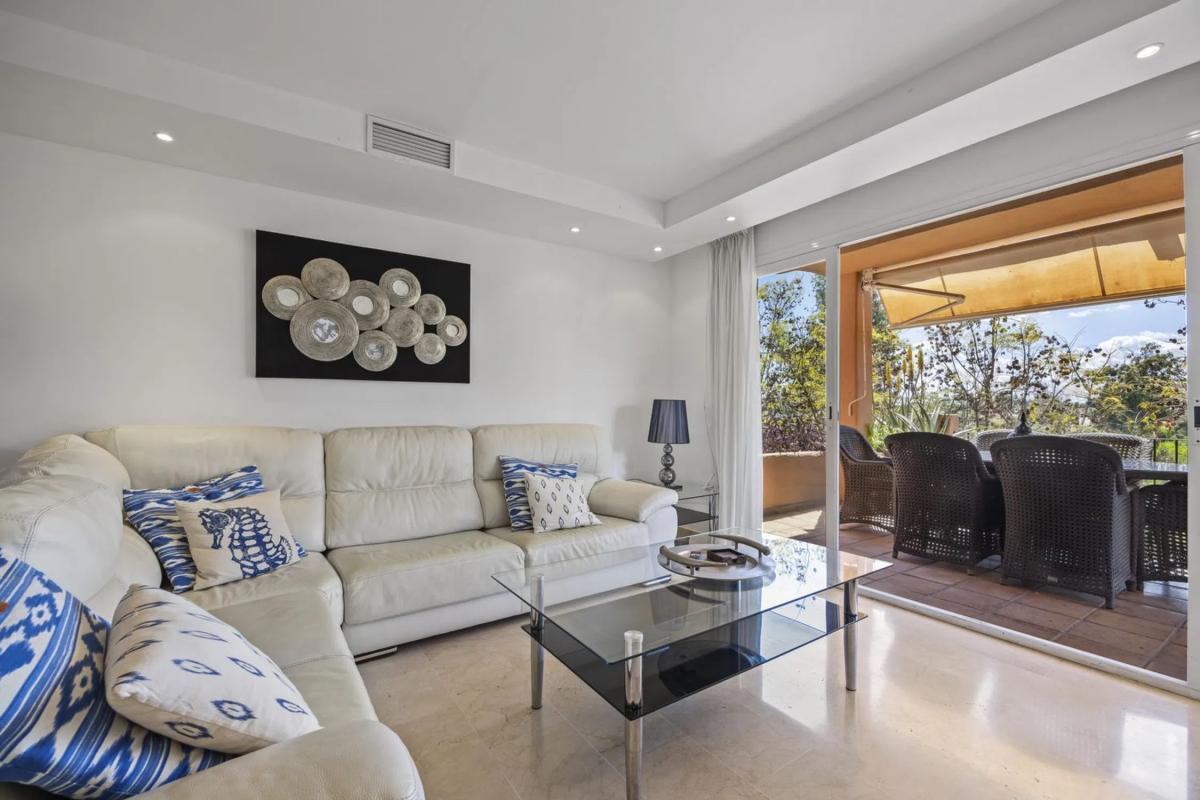 Sale of apartment in El Oasis de Marbella, Marbella
 photo 2