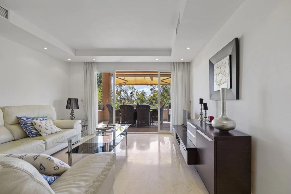 Sale of apartment in El Oasis de Marbella, Marbella
 photo 4