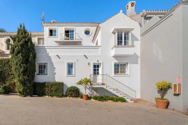 Terraced house for sale at  Barrio Nagüeles , Marbella photo 2