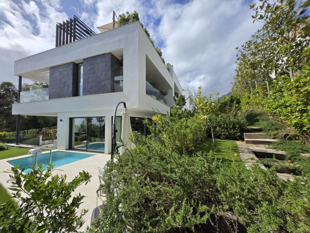 Properties for sale and rent in Spain photo 5