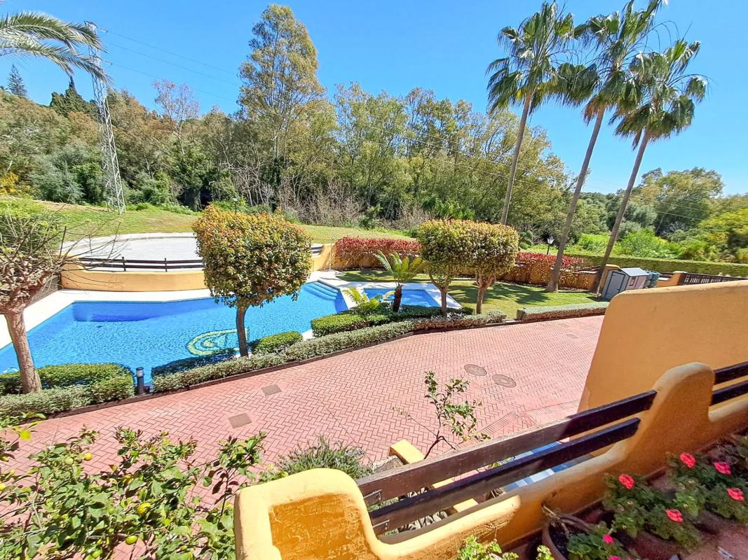 Venta de chalet adosado en  Avenida Grecia , Marbella photo 5