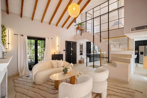 Chalet adosado en venta en  Urbanización Marbella Hill Club, 31 T , Marbella photo 1
