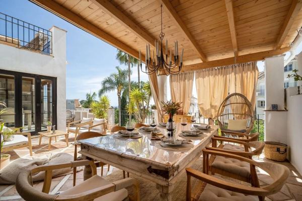 Chalet adosado en venta en  Urbanización Marbella Hill Club, 31 T , Marbella photo 2