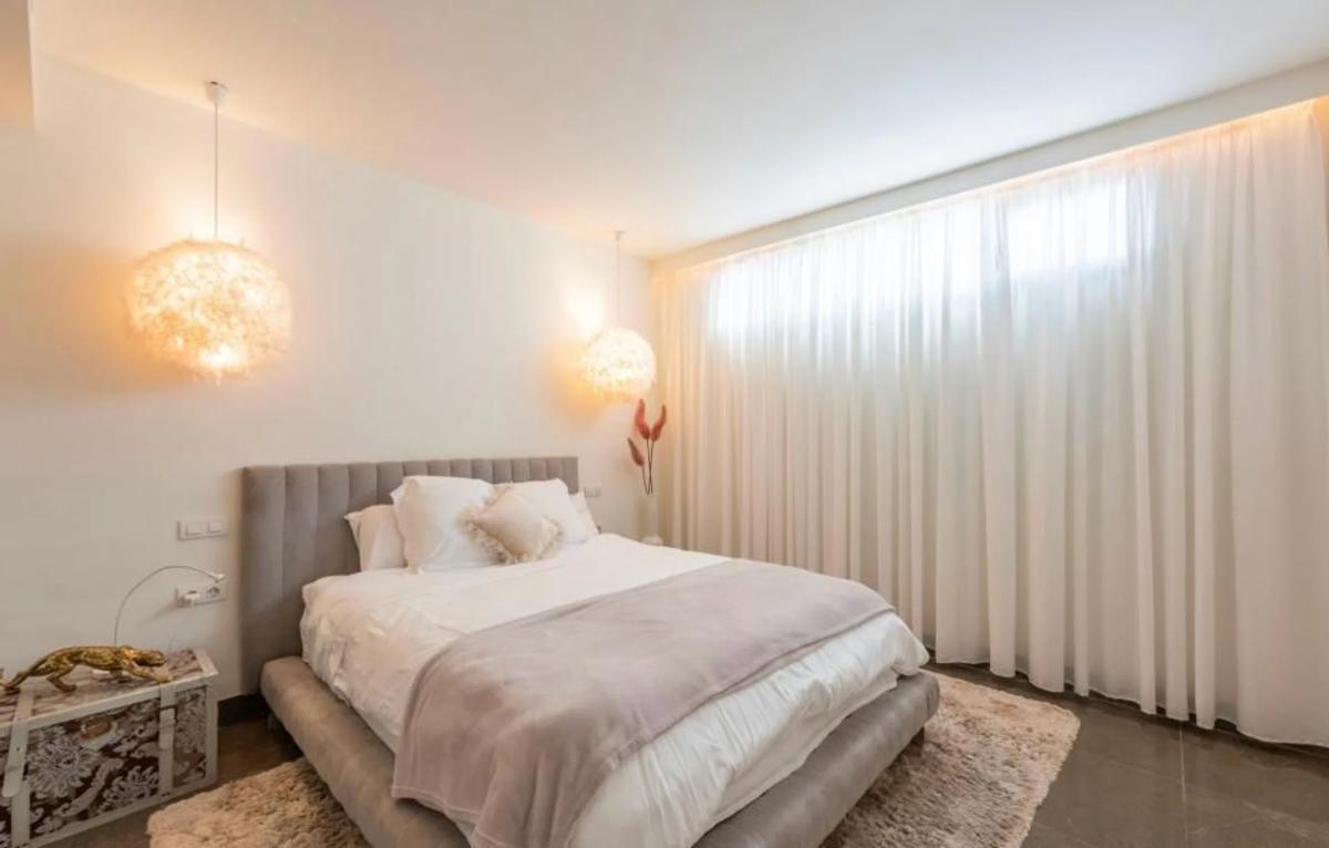 Продажа отдельного шале в Calle Benaojan, 31 B, Марбелла photo 1