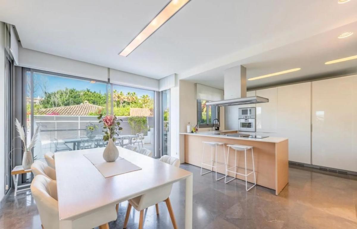 Продажа отдельного шале в Calle Benaojan, 31 B, Марбелла photo 2