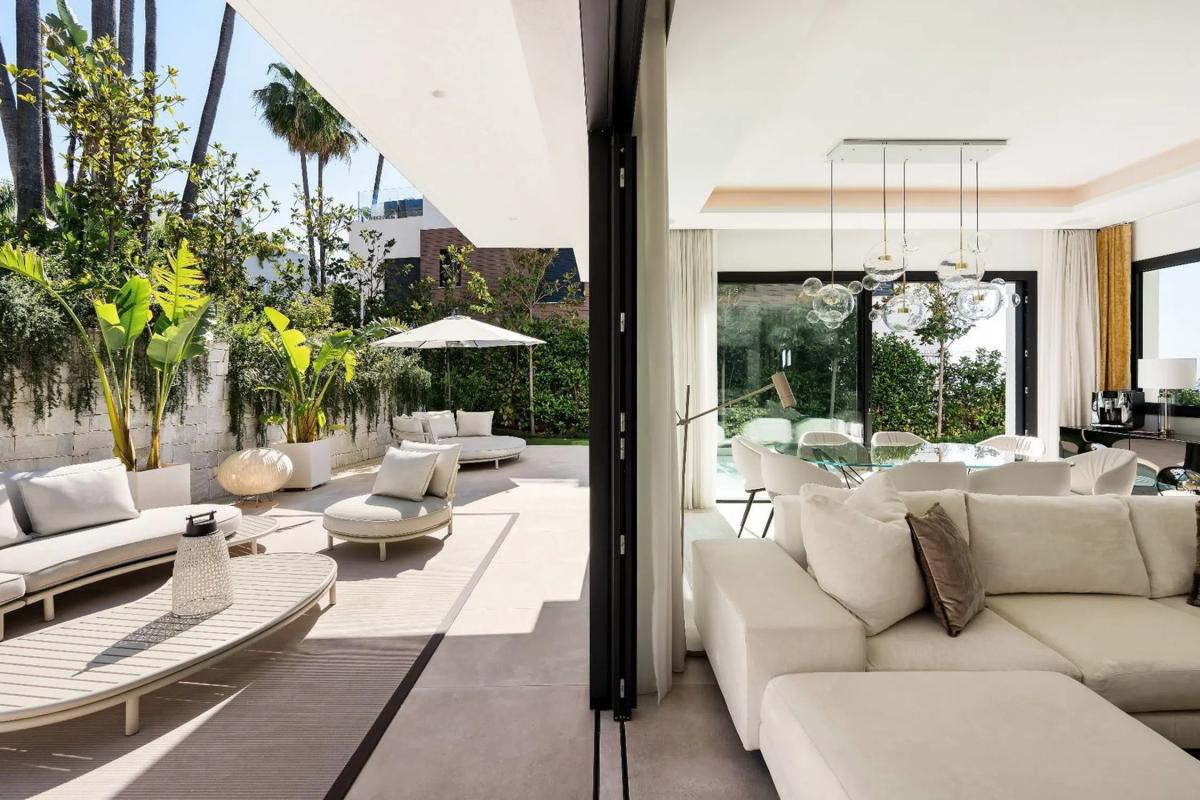 Venta de chalet independiente en Barrio Sierra Blanca, Marbella
photo 1