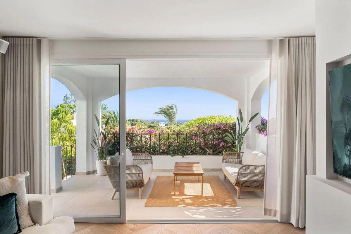 Venta de chalet adosado en Barrio Sierra Blanca , Marbella photo 4