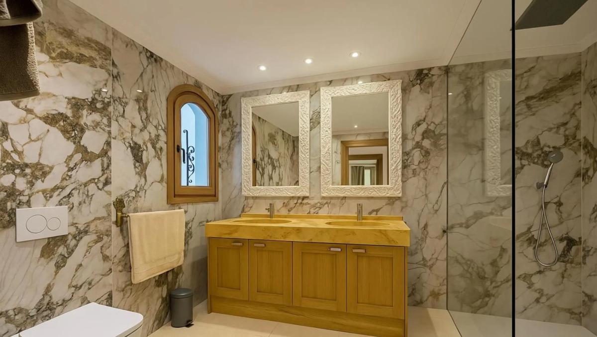Продажа отдельного шале в Barrio Sierra Blanca, Марбелла photo 1