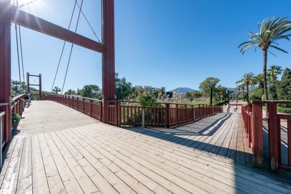 Квартира на продажу на Barrio Las Lomas de Río Verde, Марбелла photo 1