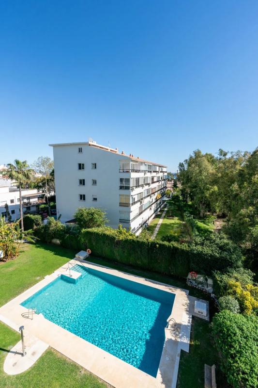 Продажа квартиры на Barrio Las Lomas de Río Verde, Марбелла
 photo 2
