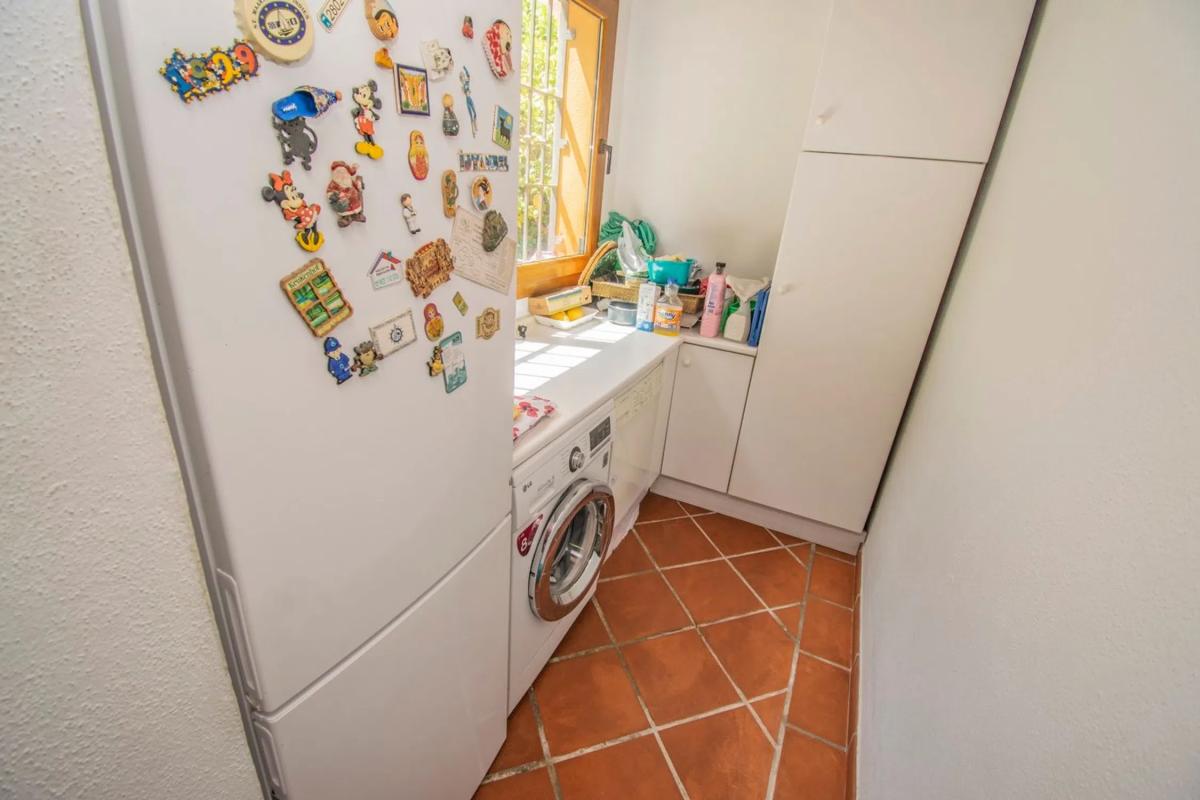Продажа отдельного шале в Calle Casares, Марбелла photo 1