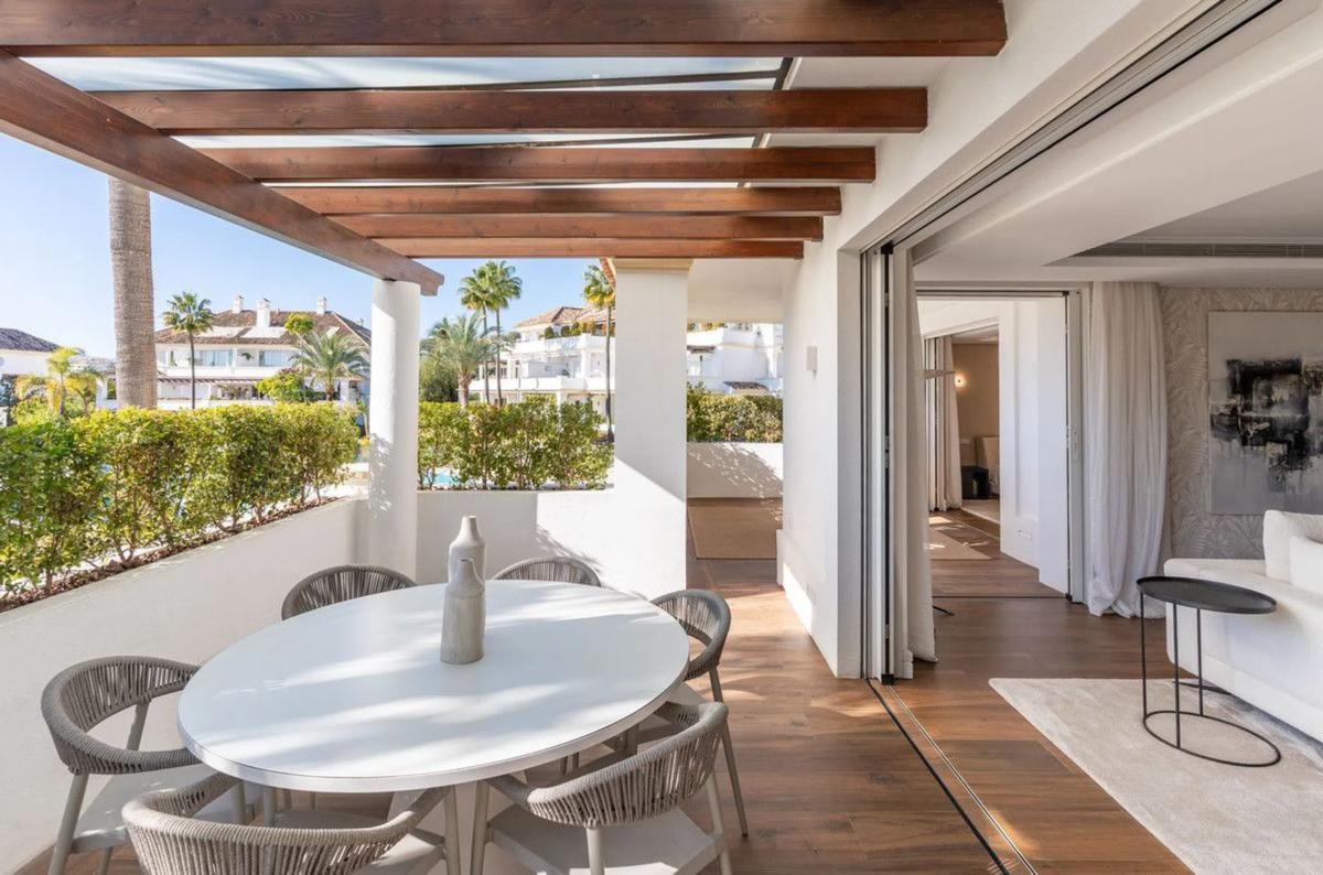 Sale of apartment in Villa Golden Hour s/n, Marbella
 photo 5