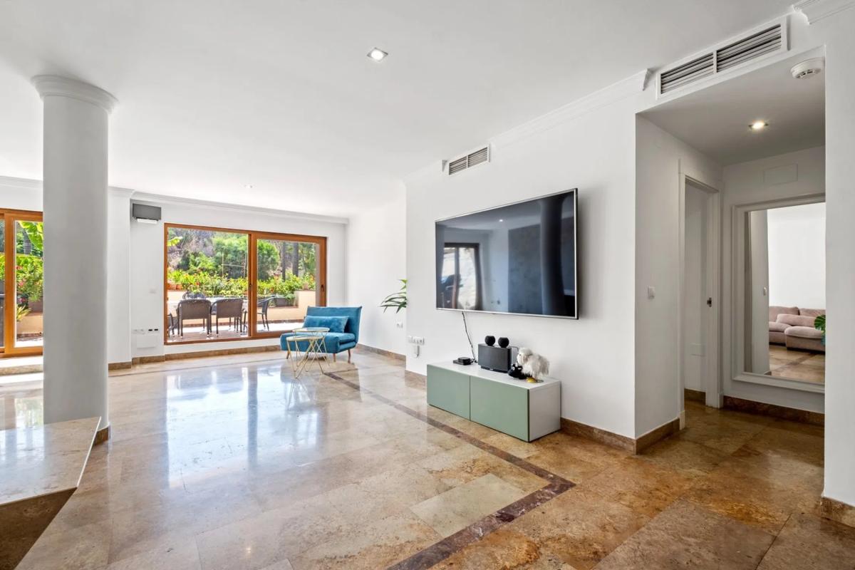 Sale of apartment in Calle Sierra Cazorla, Marbella
photo 2