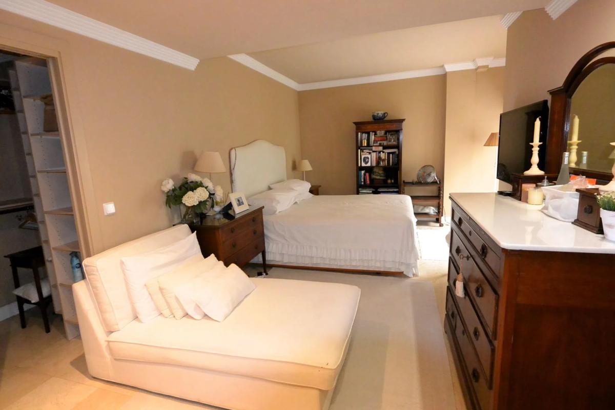 Продажа квартиры на Calle Sierra Bermeja, 11 -A, Марбелла
photo 2