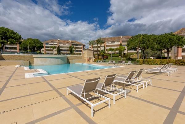 Duplex for sale on Barrio Las Lomas de Río Verde, Marbella photo 1