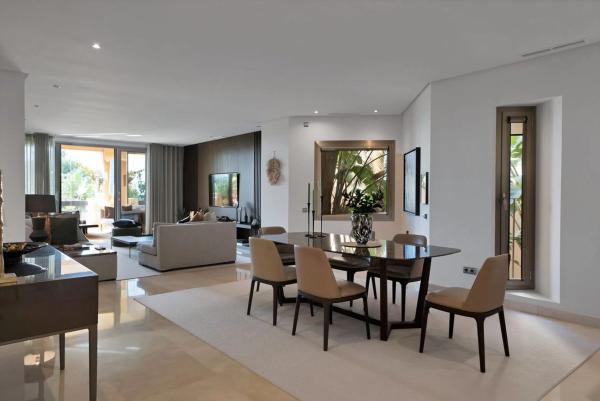 Квартира на продажу на Lugar Urbanizacion Altos Reales, Марбелла photo 1
