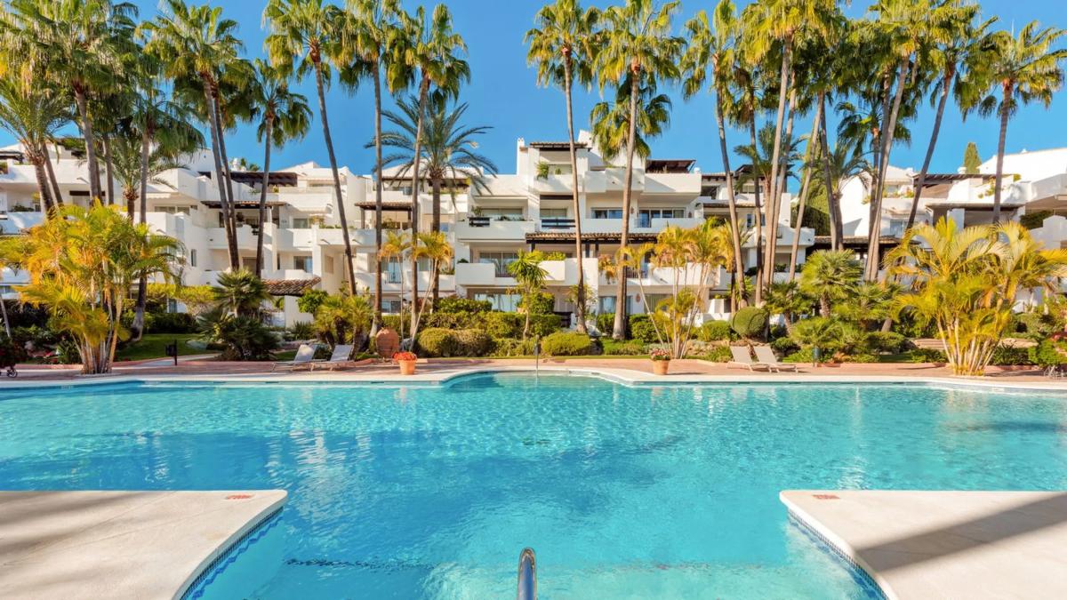 Sale of apartment in Barrio Puente Romano, Marbella
 photo 5
