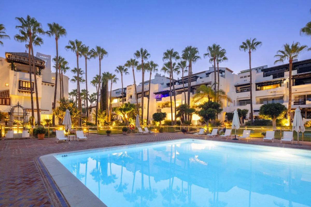 Sale of apartment in Barrio Puente Romano, Marbella
photo 2