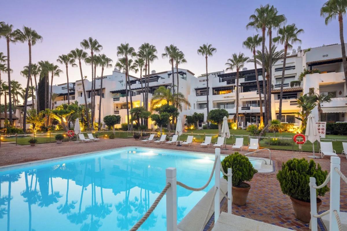 Sale of apartment in Barrio Puente Romano, Marbella
photo 3
