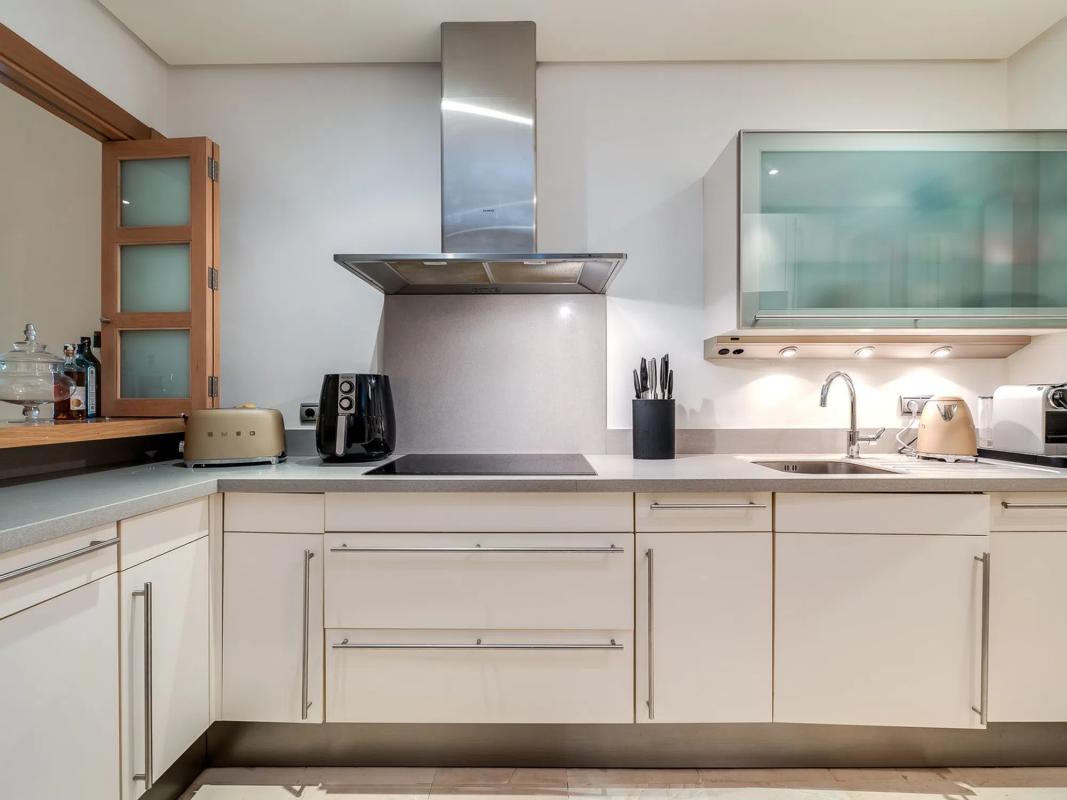 Sale of apartment in Avenida Buchinger, Marbella
 photo 4