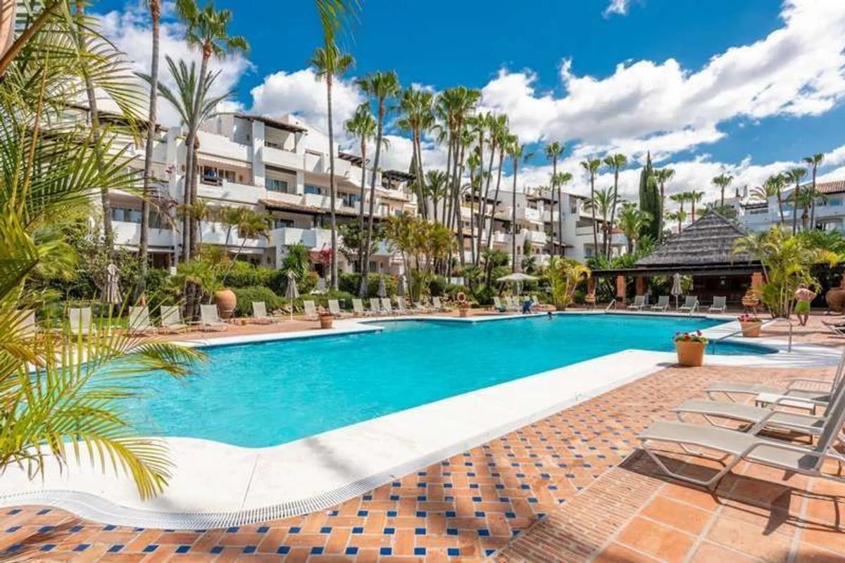 Sale of apartment in Barrio Puente Romano, Marbella
 photo 3