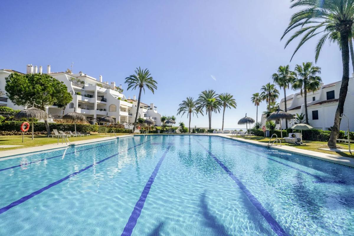 Venta de chalet adosado en Calle del Río, 802 , Marbella photo 2