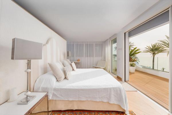 Квартира на продажу на Urbanización Oasis Club, 131, Марбелла photo 1
