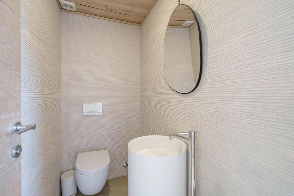Sale of apartment in Urbanización Oasis Club, 131, Marbella
 photo 3