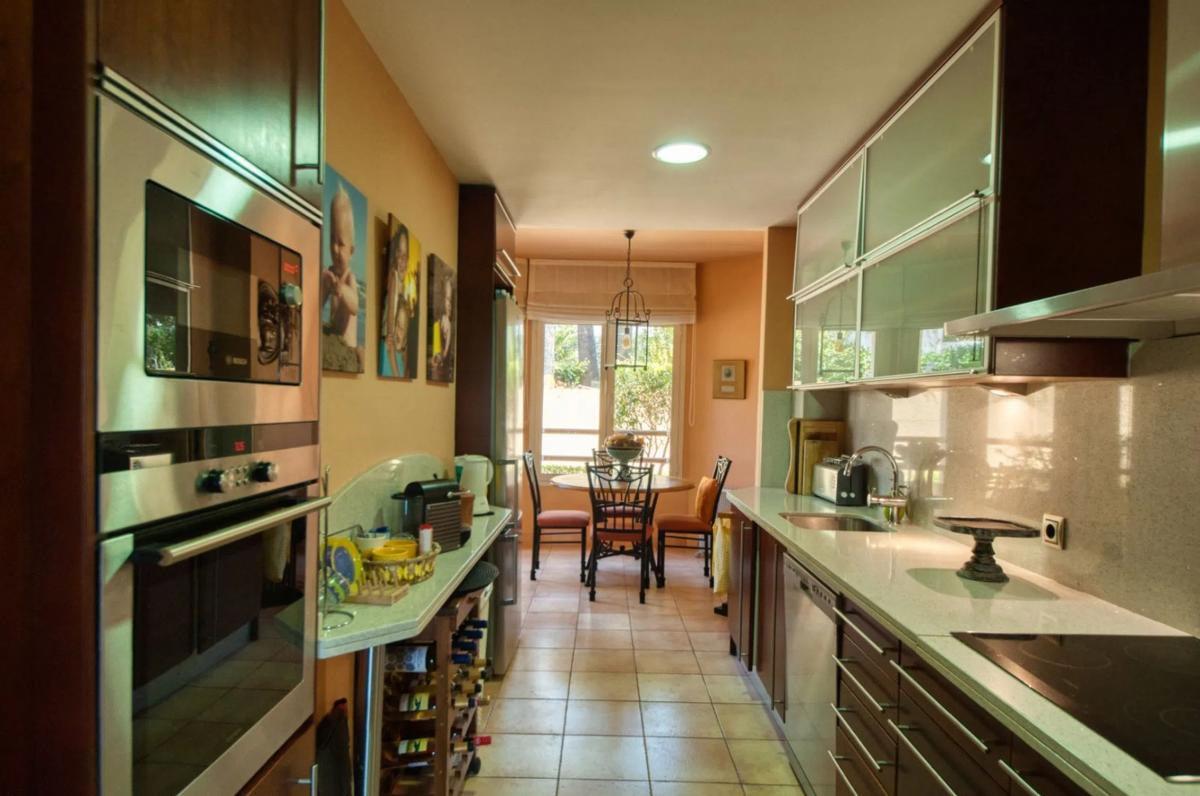 Sale of apartment in Barrio Sierra Blanca, Marbella
photo 5
