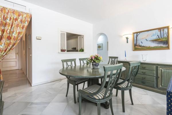 Квартира на продажу на Barrio La Carolina-Guadalpín, Марбелла photo 1